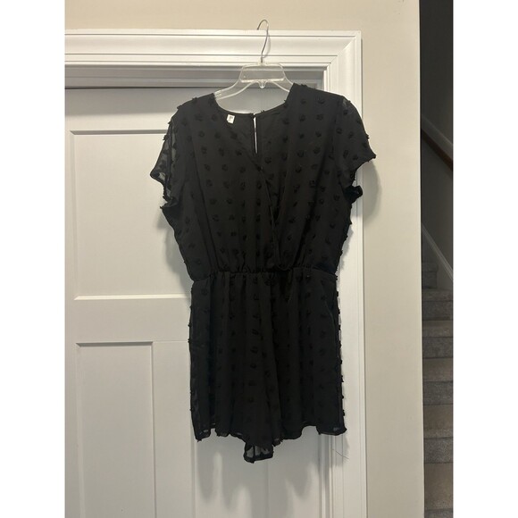 Women’s Black Dotted Swiss lined Size XL Romper Shortall Casual City Modern - Picture 2 of 8